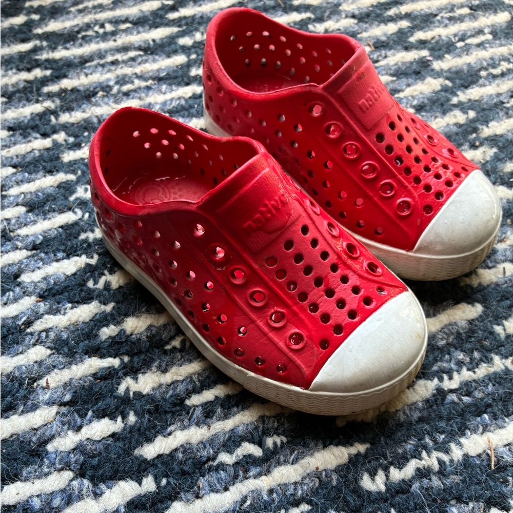 Native Jefferson water shoes 6